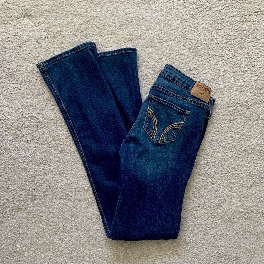 HOLLISTER BOOTCUT DARK WASH JEANS